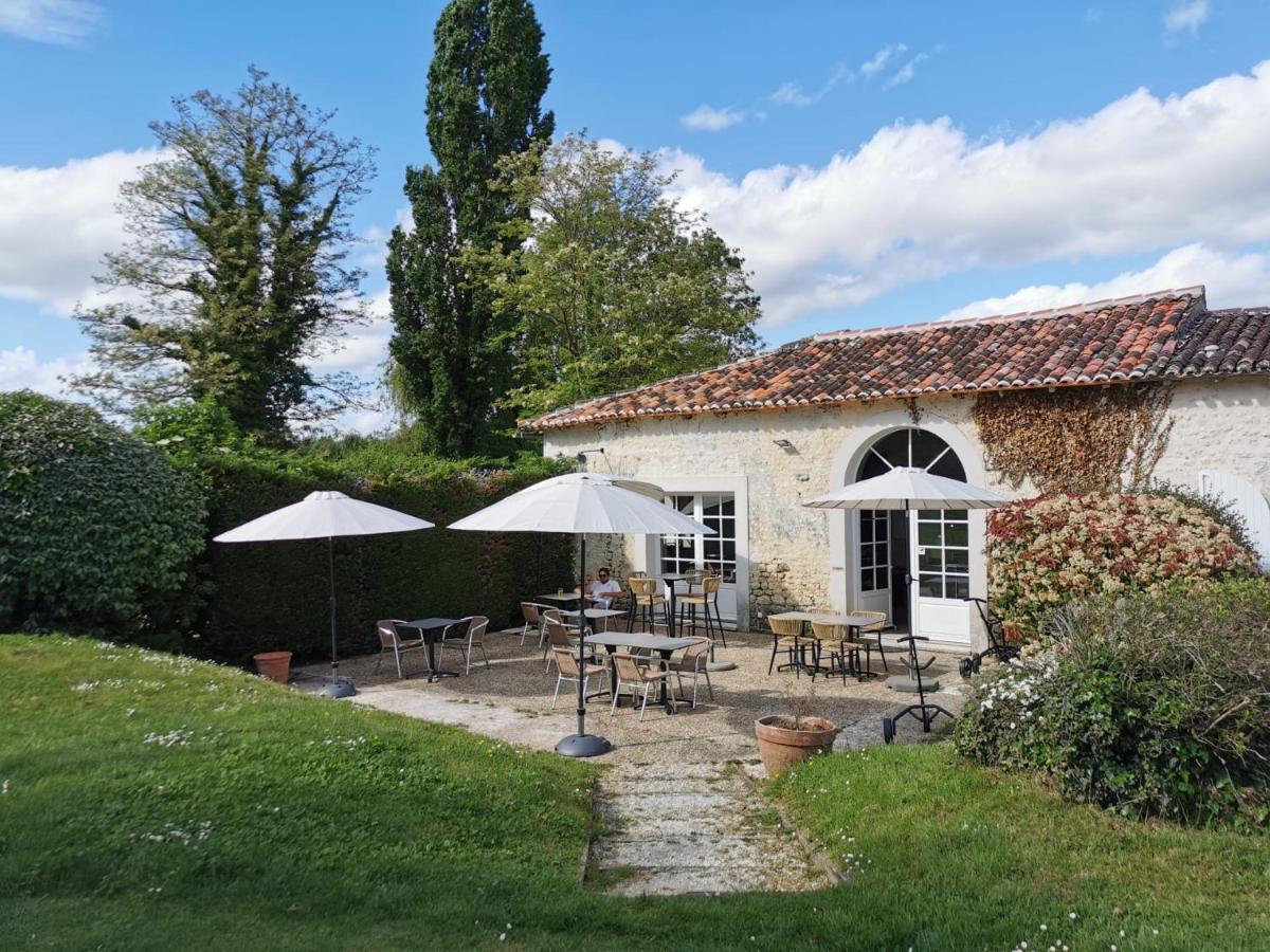 Chateau De La Vallade Saint-Porchaire Buitenkant foto